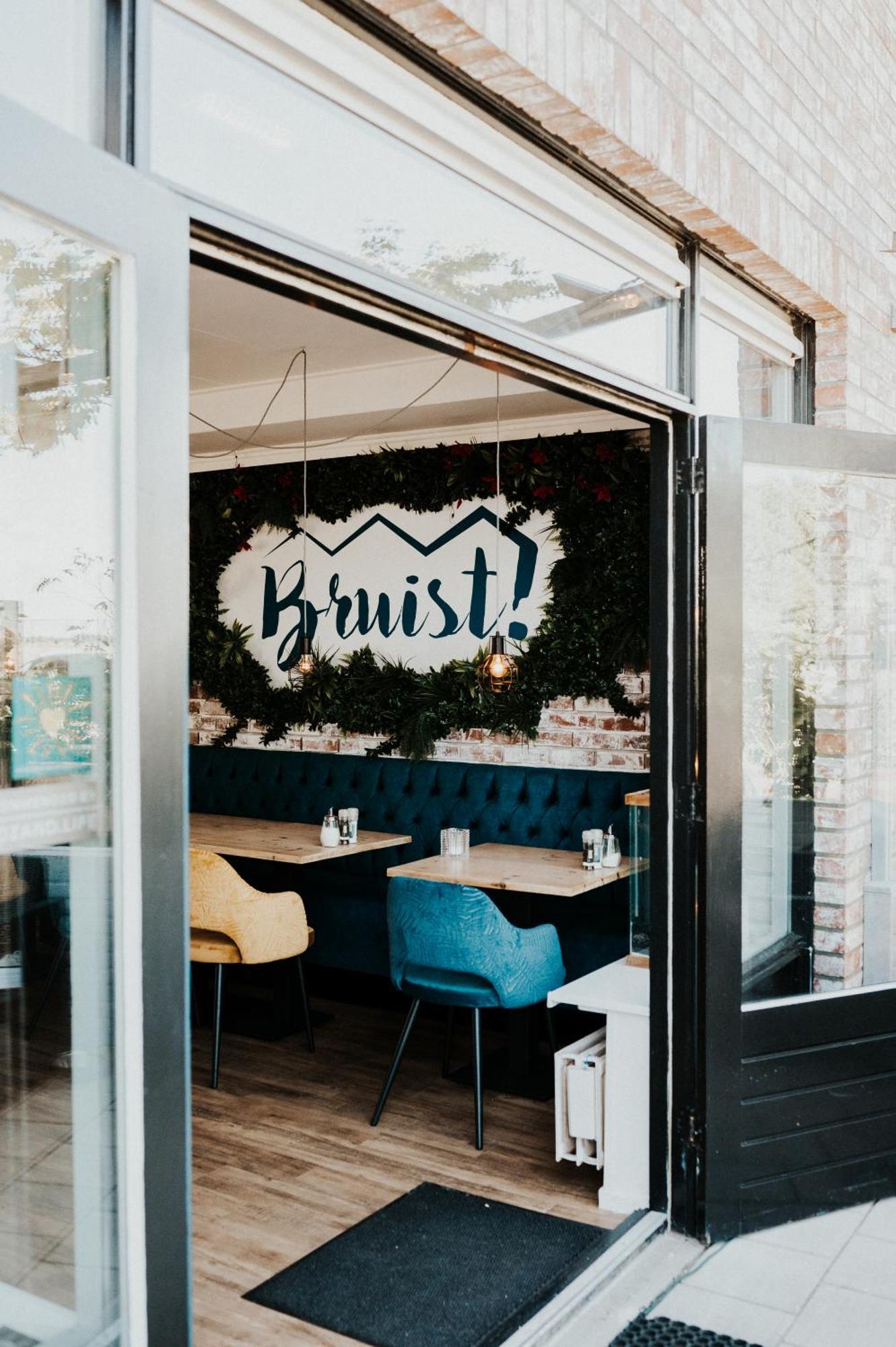 Hotel Bruist 3*